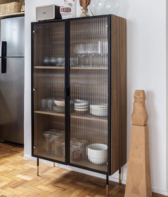 FALTANDO ESPAÇO PARA ARMAZENAGEM? SOLUCIONE COM BUFFETS E CRISTALEIRAS!