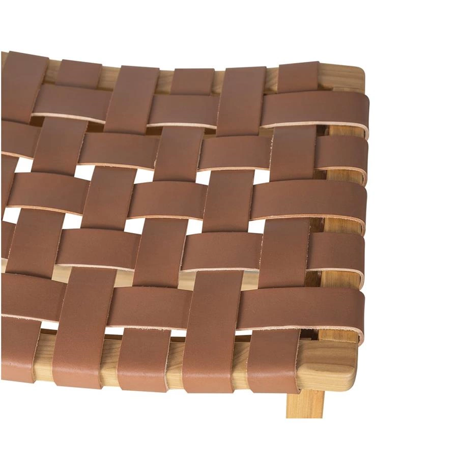 banco trançado em couro natural e madeira rodeo