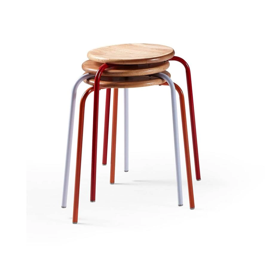 banquinho empilhavel em metal e madeira cumbuca