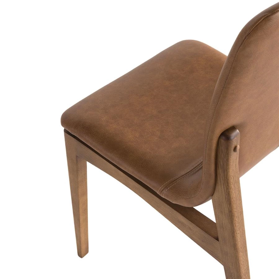 cadeira em couro natural caramelo vito